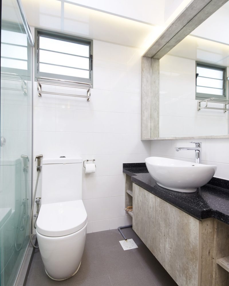 12. 679A PUNGGOL DRIVE Bathroom (2) 12. 679A PUNGGOL DRIVE Bathroom (2)